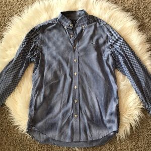 VV button down